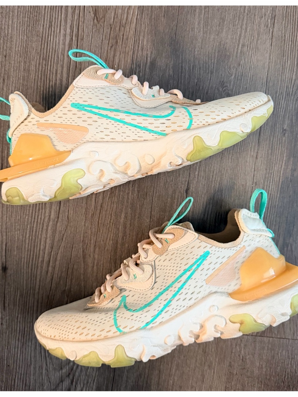 Size 9 Women’s Nike React Vision Pearl White Green Glow CI7523-201
